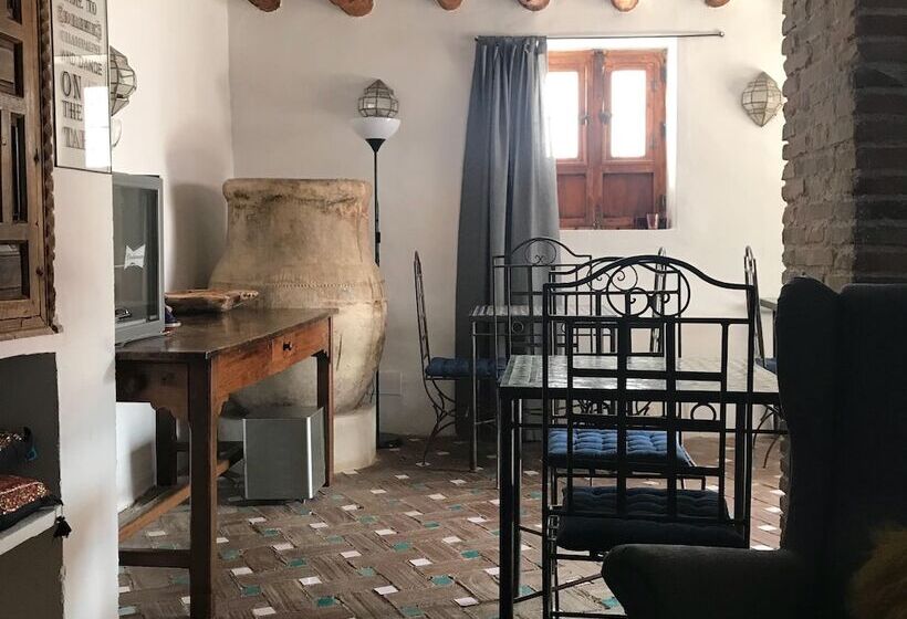 تختخواب و صبحانه Casa Aire De Lecrin