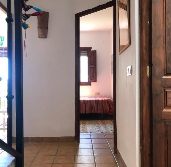 تختخواب و صبحانه Casa Aire De Lecrin