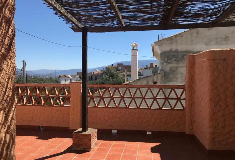 تختخواب و صبحانه Casa Aire De Lecrin
