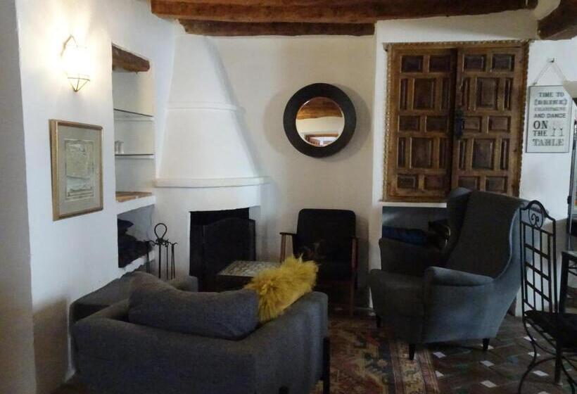 تختخواب و صبحانه Casa Aire De Lecrin