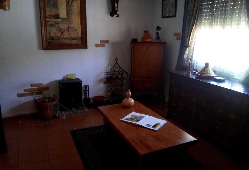 تختخواب و صبحانه Casa La Rosa