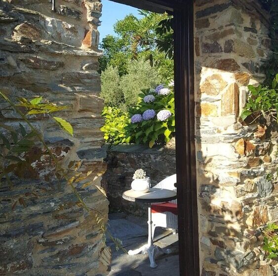تختخواب و صبحانه Casa Peleyon