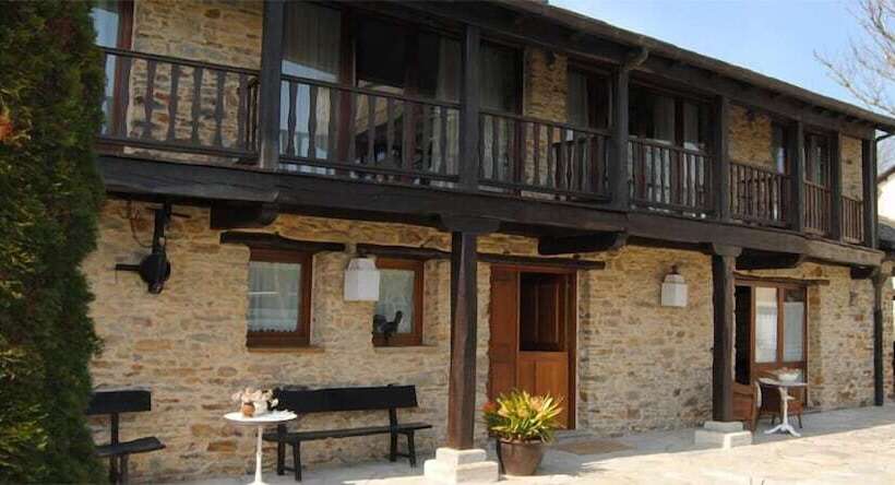 تختخواب و صبحانه Casa Peleyon