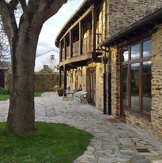 تختخواب و صبحانه Casa Peleyon