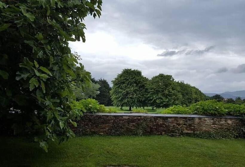 تختخواب و صبحانه Casa Peleyon