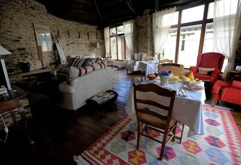 تختخواب و صبحانه Casa Peleyon