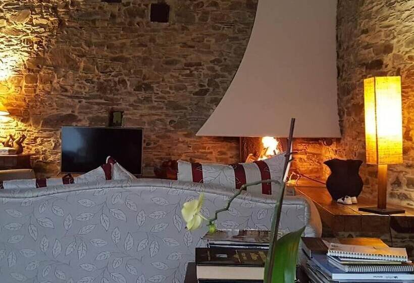 تختخواب و صبحانه Casa Peleyon