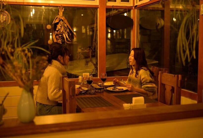 تختخواب و صبحانه Hakuba Pension & Log Hotel Meteor