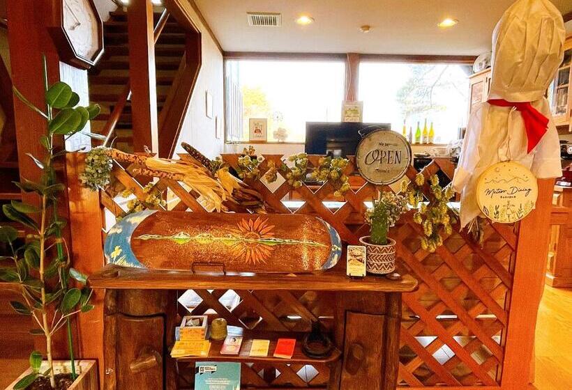 تختخواب و صبحانه Hakuba Pension & Log Hotel Meteor