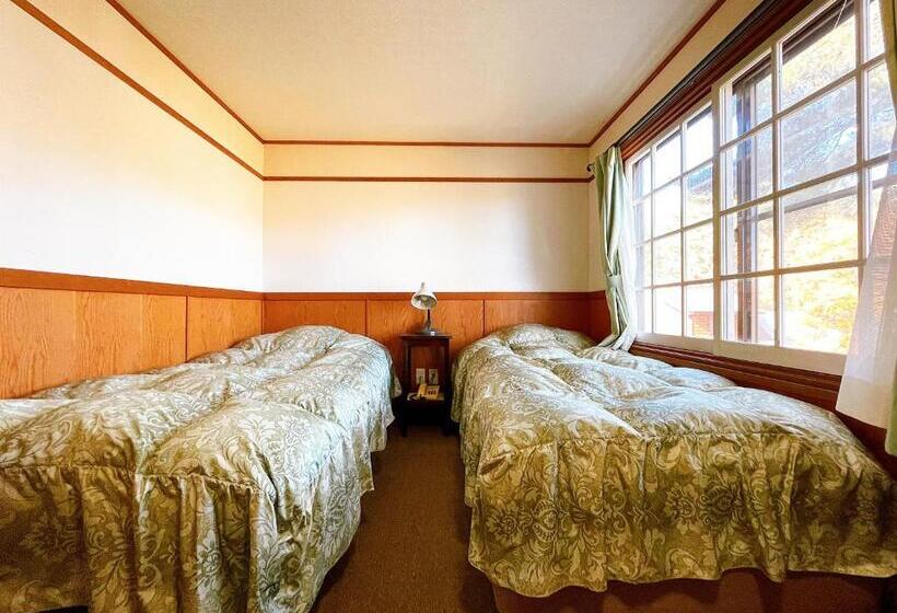 تختخواب و صبحانه Hakuba Pension & Log Hotel Meteor