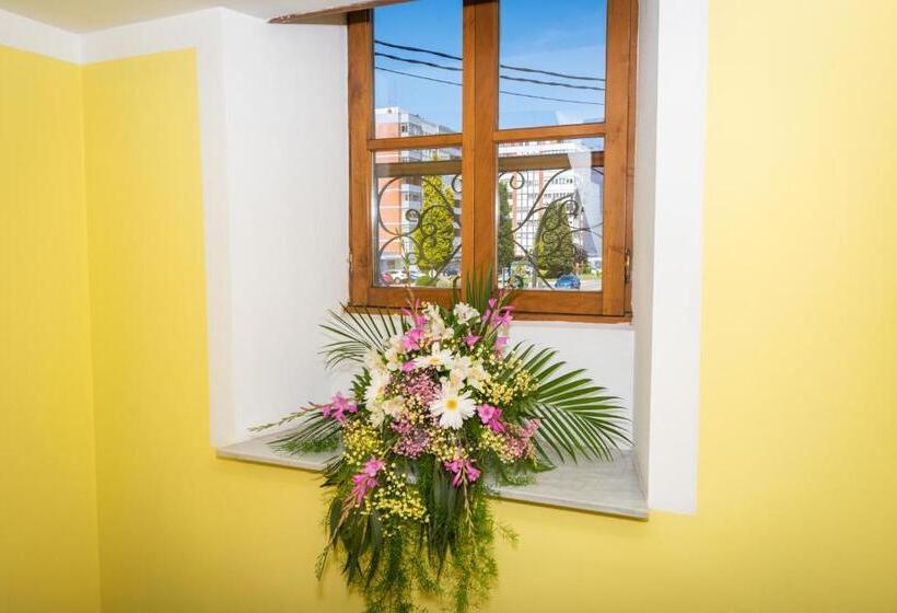 فندق Castillo De Gauzón