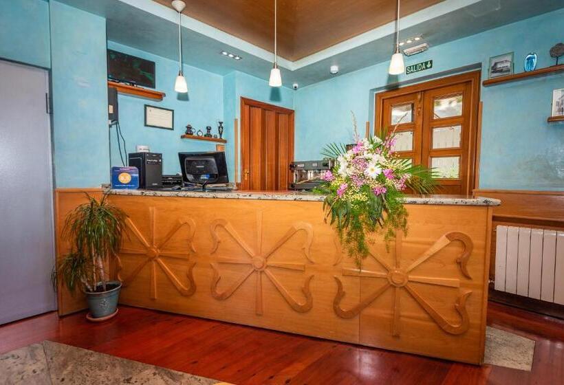 فندق Castillo De Gauzón