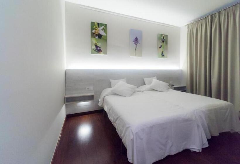 هتل El Pi De Sant Just   Habitacions I Apartaments