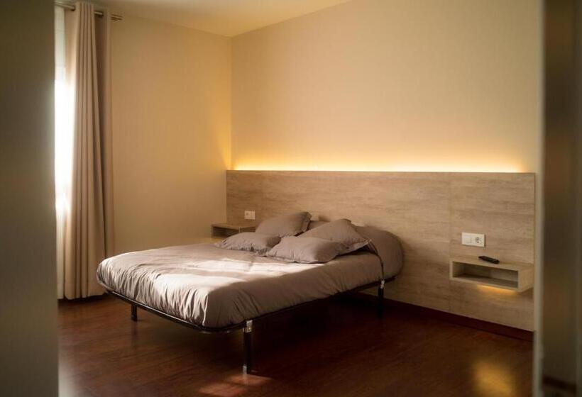 هتل El Pi De Sant Just   Habitacions I Apartaments