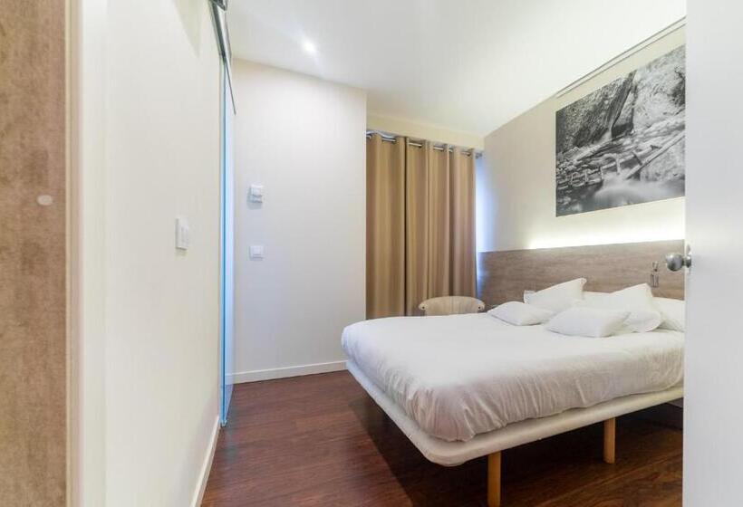 هتل El Pi De Sant Just   Habitacions I Apartaments