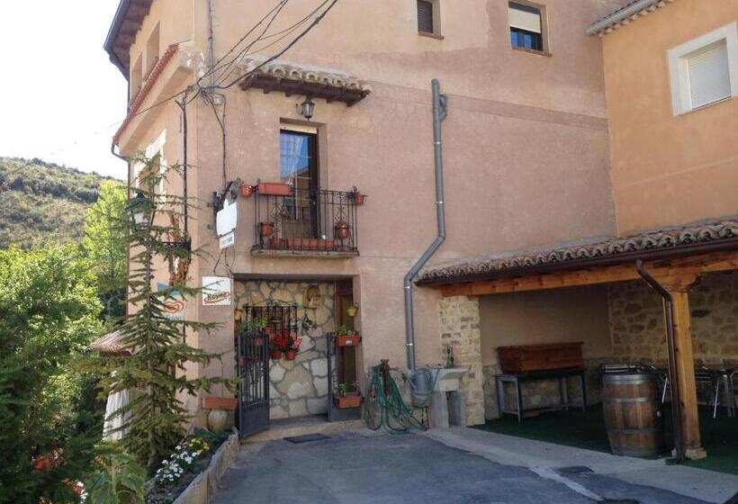 هتل Hospedaje Rural Casa Parri