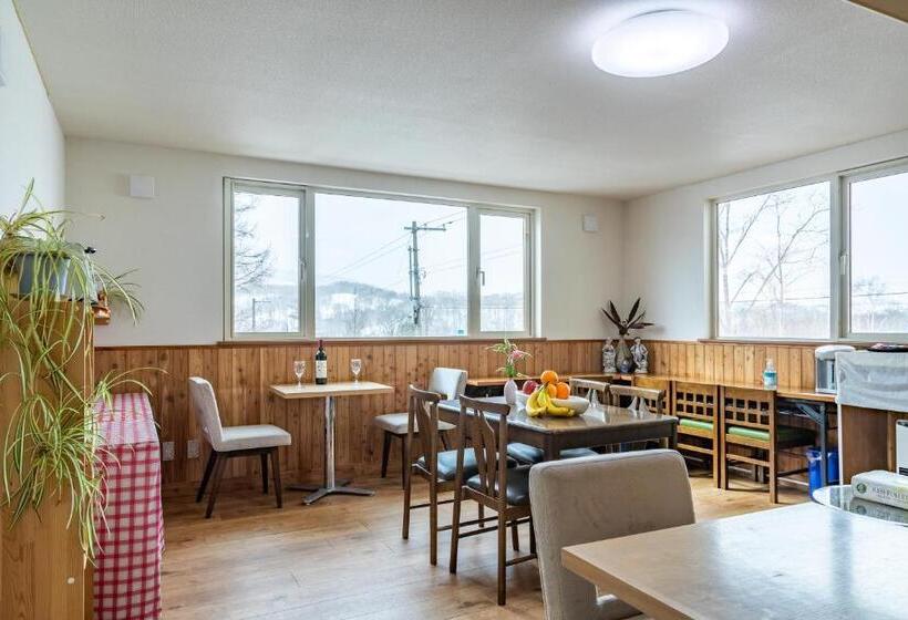 هتل Lodge Romulus