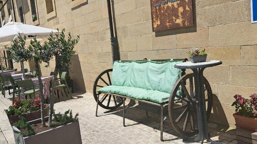 هتل Los Calaos De Briones