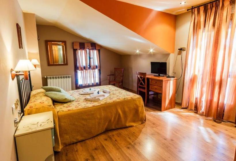 فندق Peña Pandos