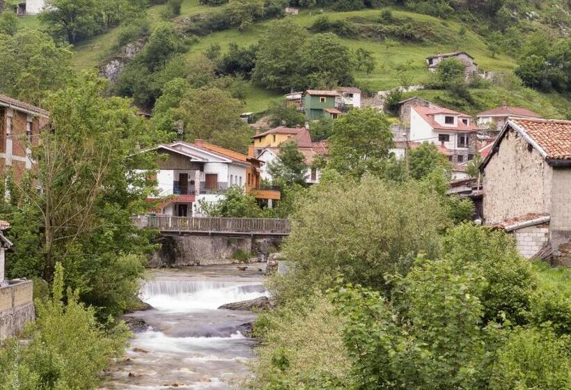 فندق Peña Pandos