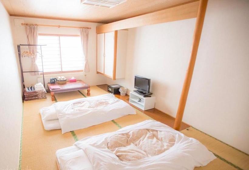 Отель Rusutsu Lodges Pension Lilla Huset