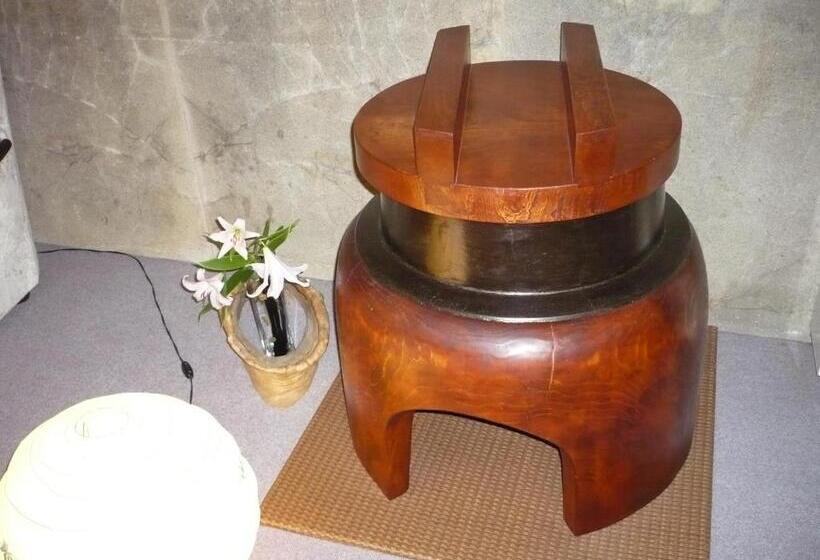 ريوكان Gokayama Onsen Akaokan