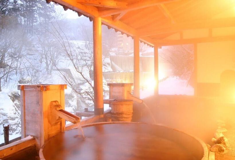 ریوکان Sansuiso Tsuchiyu Spa