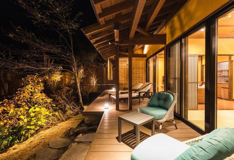 Tsuta Onsen Ryokan