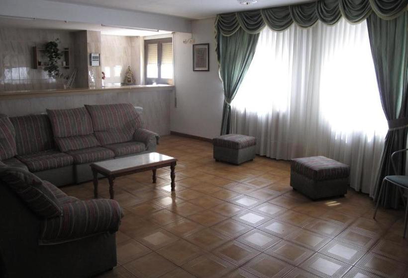 הוסטל Hostal Casa Pepe