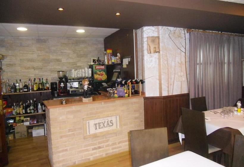 ユースホステル Hostal Restaurante Texas