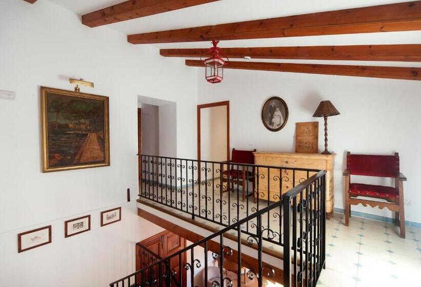 هتل Cal Secretari Vell   Turismo De Interior