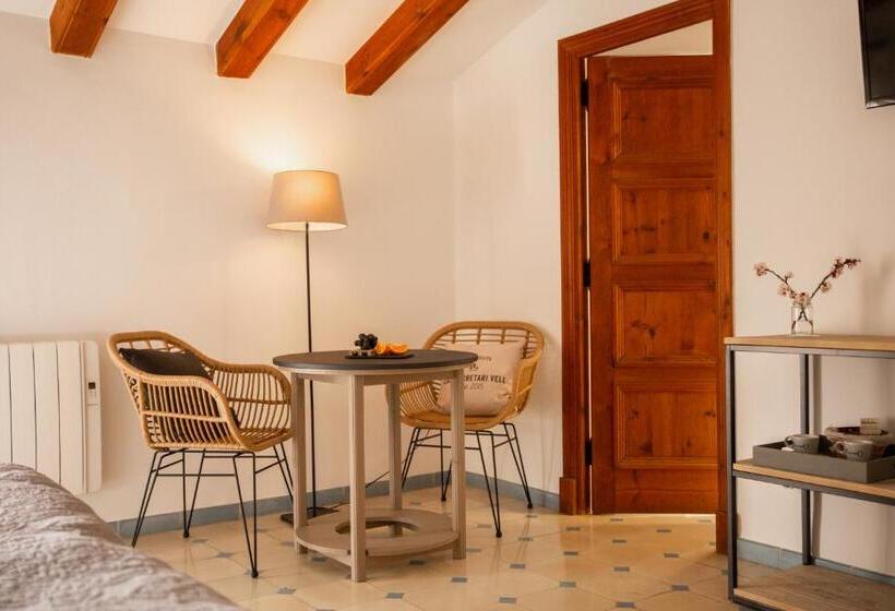 هتل Cal Secretari Vell Turismo De Interior