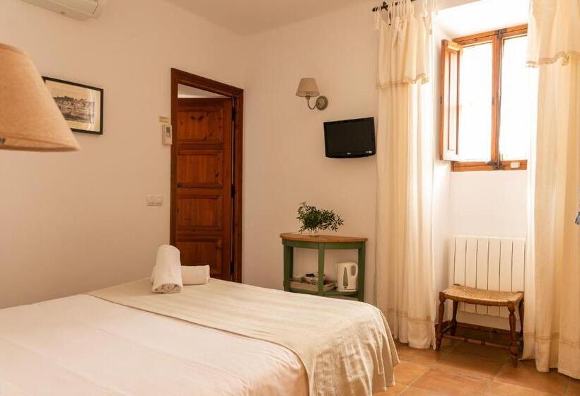 هتل Cal Secretari Vell   Turismo De Interior