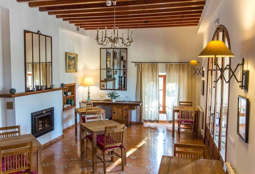 هتل Cal Secretari Vell   Turismo De Interior