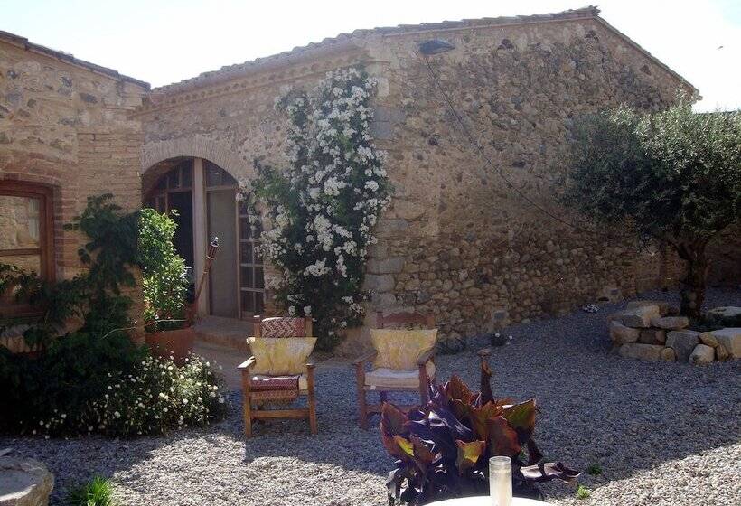 فندق Can Carbó De Peralada