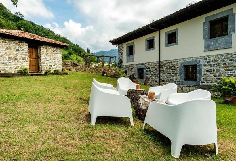 فندق Casona De El Castaniu