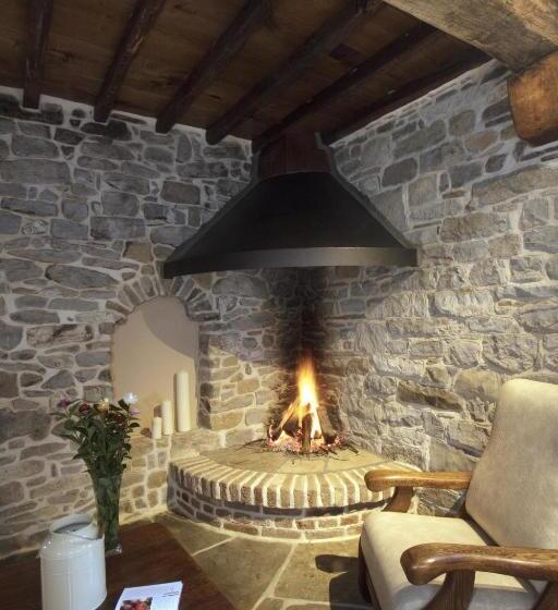 فندق Casona De El Castaniu