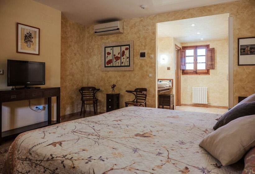 هتل La Sala De Camós