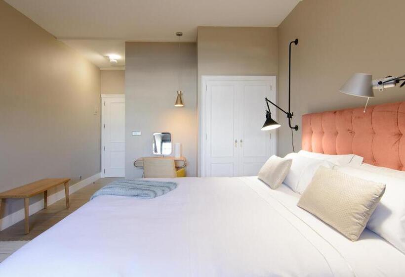 هتل Pazo De Mendoza