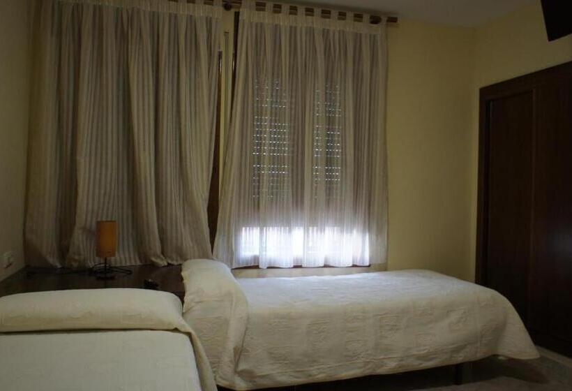 فندق Puente Romano