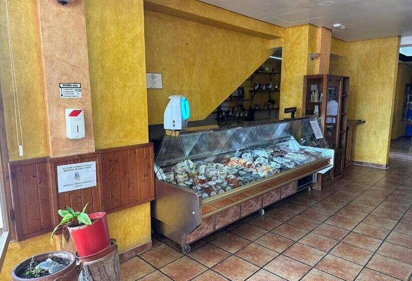 هتل Restaurante Los Caños De La Alcaiceria
