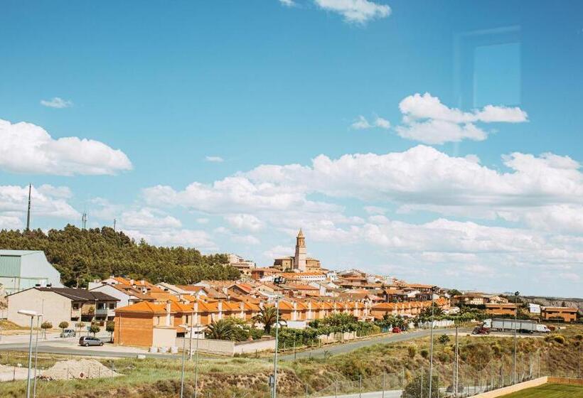 هتل Villa De Cárcar