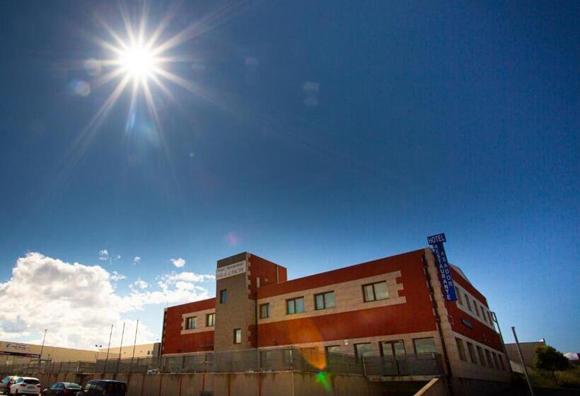 هتل Villa De Cárcar