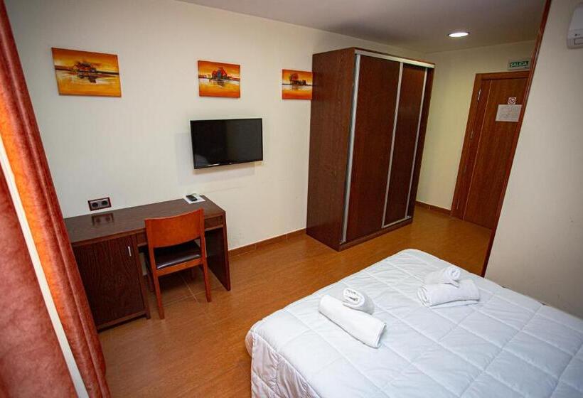 هتل Villa De Cárcar