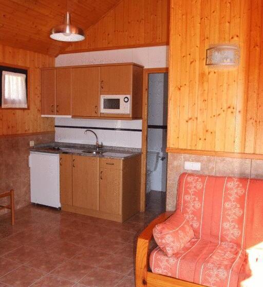 اقامتگاه Camping Iratxe Ciudad De Vacaciones