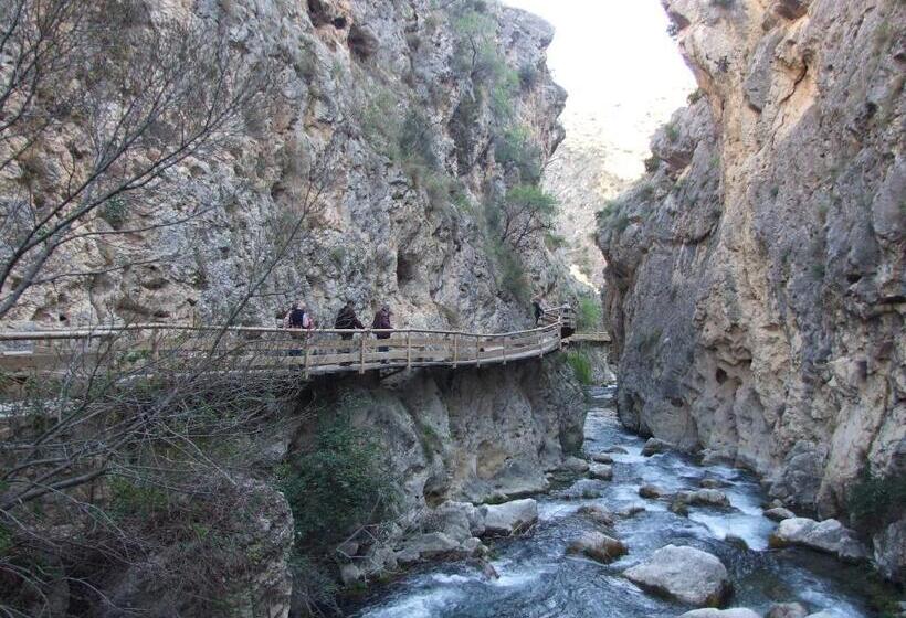 استراحتگاه Cabañas Cortijo El Helao