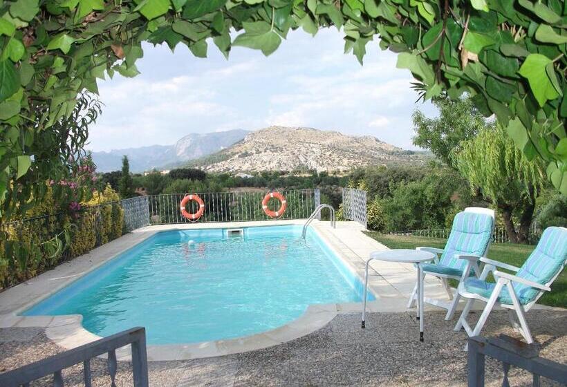 استراحتگاه Cabañas Cortijo El Helao