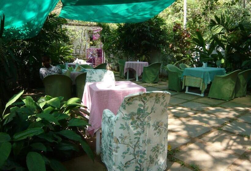 تختخواب و صبحانه Michele S Garden