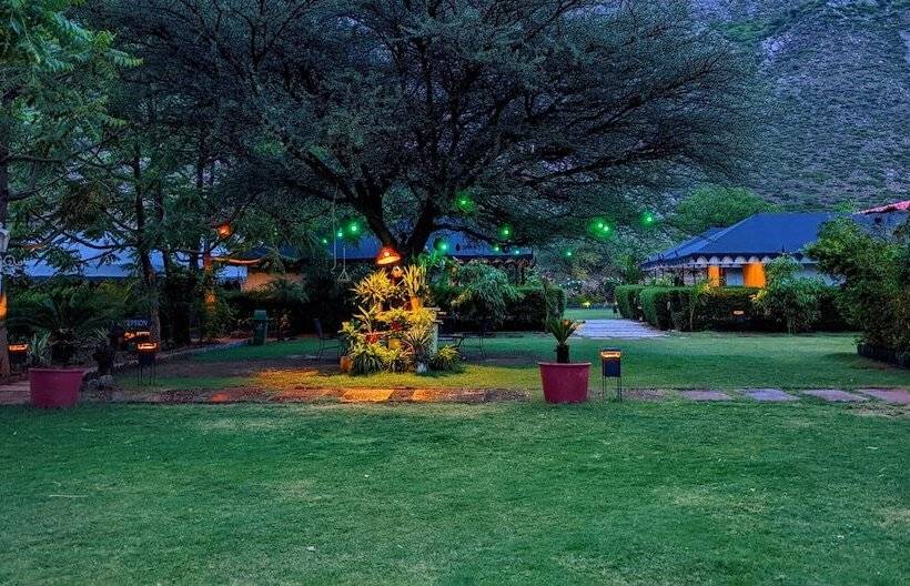 Foothill Pushkar Resort