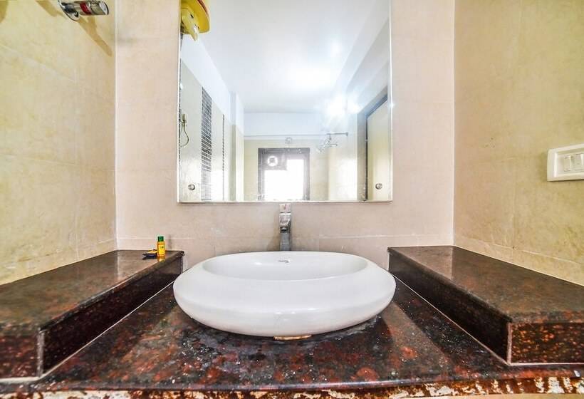 ホテル Fabexpress Royal Residency Patna